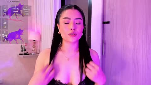 Snapshot of amanda_26 chatting on 02-03-25, 01:30 Luisa online show from 02-03-25, 01:30