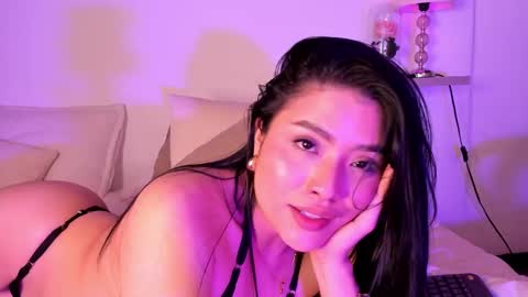 Snapshot of amanda_26 chatting on 02-22-25, 07:12 Luisa online show from 02-22-25, 07:12