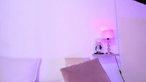 Snapshot of amanda_26 chatting on 03-04-25, 07:19 Luisa online show from 03-04-25, 07:19