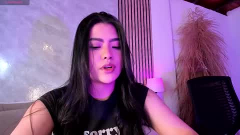 Snapshot of amanda_26 chatting on 10-19-25, 11:38 Luisa online show from 10-19-25, 11:38