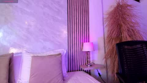 Snapshot of amanda_26 chatting on 10-30-25, 01:07 Luisa online show from 10-30-25, 01:07