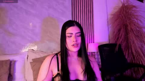 Snapshot of amanda_26 chatting on 11-09-25, 02:32 Luisa online show from 11-09-25, 02:32