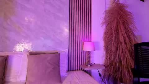 Snapshot of amanda_26 chatting on 11-23-25, 11:26 Luisa online show from 11-23-25, 11:26