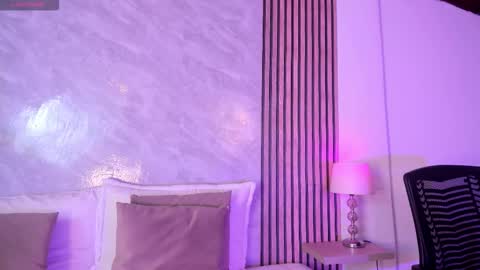 Luisa online show from 02-11-26, 01:54