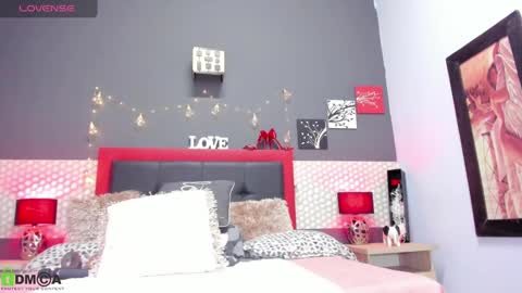 Snapshot of amanda_6ix9ine chatting on 03-08-25, 01:39 diana Private is Open online show from 03-08-25, 01:39