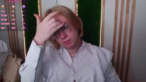 Snapshot of amanda_butlerr chatting on 06-27-26, 11:59 Hi im Amanda online show from 06-27-26, 11:59