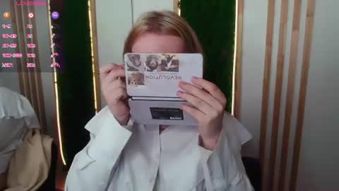 Snapshot of amanda_butlerr chatting on 06-27-26, 12:22 Hi im Amanda online show from 06-27-26, 12:22