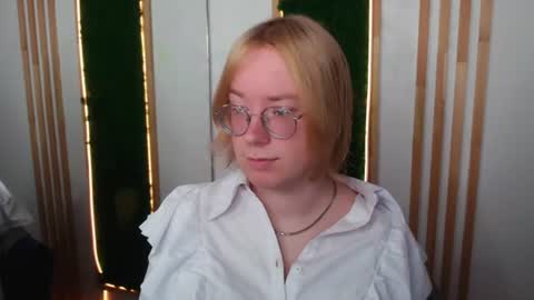Snapshot of amanda_butlerr chatting on 07-03-26, 12:22 Hi im Amanda online show from 07-03-26, 12:22