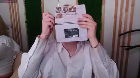 Snapshot of amanda_butlerr chatting on 07-09-26, 12:09 Hi im Amanda online show from 07-09-26, 12:09