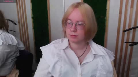 Snapshot of amanda_butlerr chatting on 07-10-26, 11:24 Hi im Amanda online show from 07-10-26, 11:24