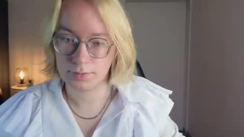 Snapshot of amanda_butlerr chatting on 07-19-26, 01:37 Hi im Amanda online show from 07-19-26, 01:37