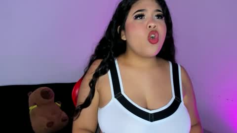 Snapshot of amanda_mooree_ chatting on 12-05-25, 10:35 Amanda Moore online show from 12-05-25, 10:35