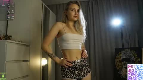 Snapshot of amanda_sayhey chatting on 11-08-25, 06:51 online show from 11-08-25, 06:51