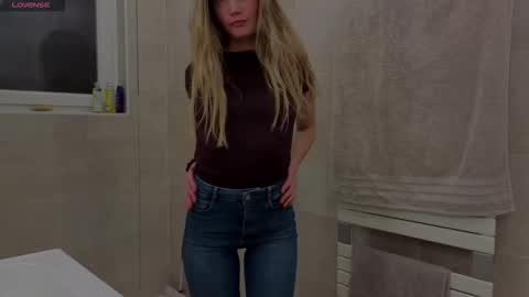 Snapshot of amanda_style chatting on 01-17-26, 08:34 amanda_style online show from 01-17-26, 08:34