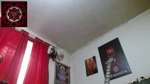 Snapshot of amanda_valeska chatting on 10-28-25, 04:42 Amanda Valeska online show from 10-28-25, 04:42