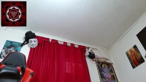 Snapshot of amanda_valeska chatting on 12-18-25, 05:41 Amanda Valeska online show from 12-18-25, 05:41