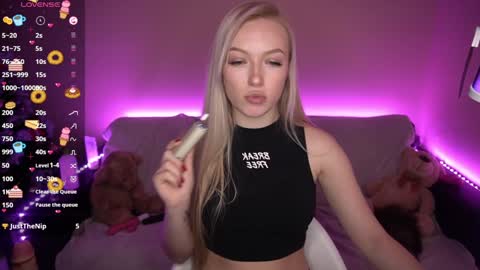 Amanda online show from 01-07-25, 01:46