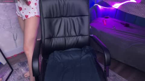 Amanda online show from 04-22-26, 01:08