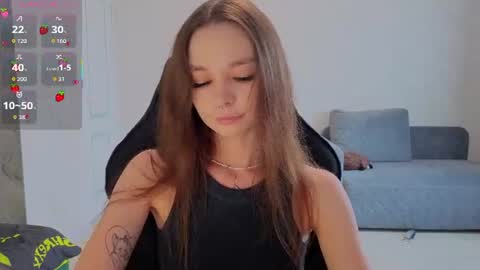 Snapshot of amaneli chatting on 06-22-26, 12:02 Mila online show from 06-22-26, 12:02