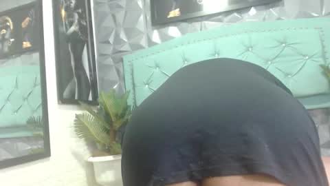 amara__hank online show from 11-26-25, 11:33