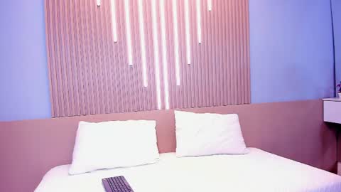 Snapshot of amara_lune chatting on 07-17-26, 03:24 online show from 07-17-26, 03:24