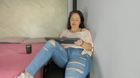 amara_luxe online show from 11-25-25, 08:09