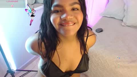 Snapshot of amara_vell chatting on 12-04-25, 02:26 Amara 3 online show from 12-04-25, 02:26