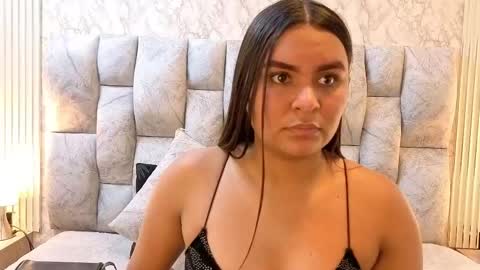 amarahanks_ online show from 11-25-25, 07:36