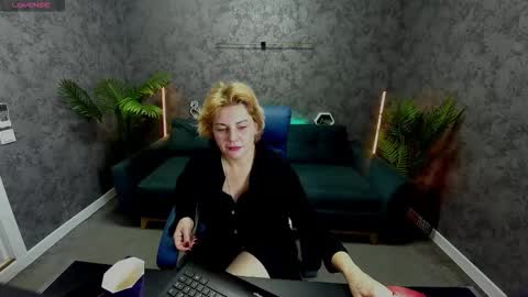 Sofia online show from 11-19-25, 08:31