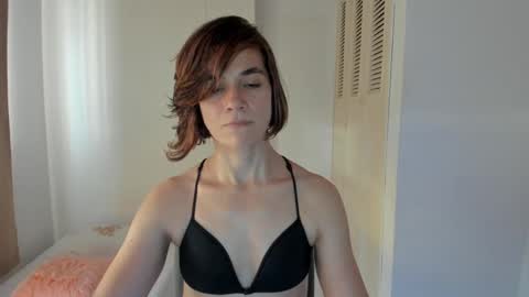 Snapshot of amaranthaajames chatting on 02-14-25, 10:04 Amarantha online show from 02-14-25, 10:04