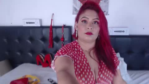 Snapshot of amarared chatting on 02-17-25, 12:27 online show from 02-17-25, 12:27