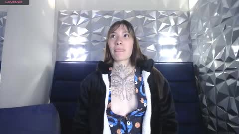 Snapshot of amare_sole chatting on 10-17-25, 11:24 Amare Sole online show from 10-17-25, 11:24
