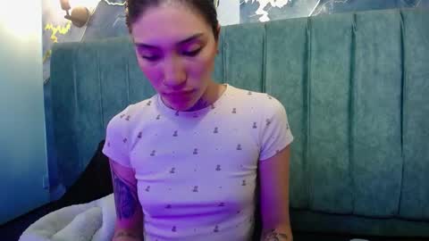 Snapshot of amare_sole chatting on 10-19-25, 11:33 Amare Sole online show from 10-19-25, 11:33
