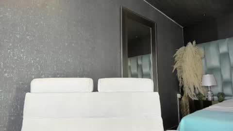 Emily online show from 09-12-25, 11:54