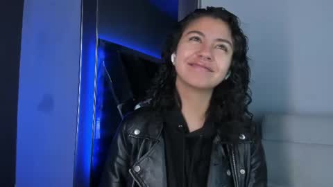 Snapshot of amarettho chatting on 07-23-26, 11:41 Emily online show from 07-23-26, 11:41