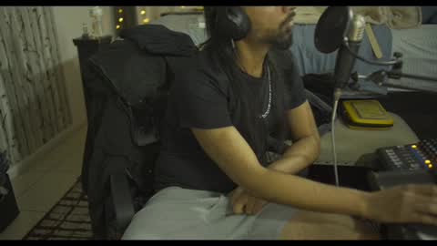 amateurhq online show from 10-04-25, 03:48