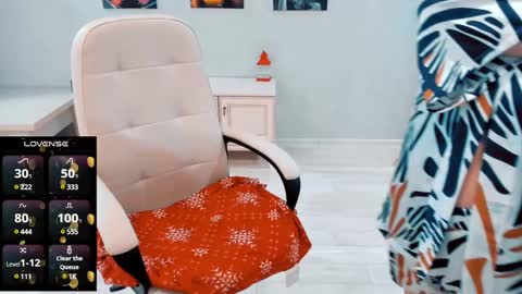 Snapshot of amazing_alina chatting on 02-19-25, 03:16 Alina online show from 02-19-25, 03:16