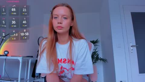 Snapshot of amazing_roxana chatting on 06-14-26, 05:04 Roxy online show from 06-14-26, 05:04