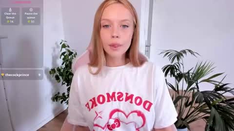 Snapshot of amazing_roxana chatting on 07-11-26, 12:52 Roxy online show from 07-11-26, 12:52