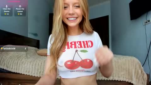 Snapshot of amazing_roxana chatting on 07-16-26, 03:29 Roxy online show from 07-16-26, 03:29