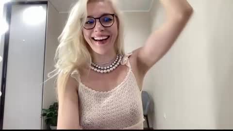 Snapshot of amazingkelly chatting on 08-01-26, 09:19 Kelly online show from 08-01-26, 09:19