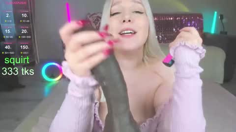 Im Mandy and I love to play in public and do crazy in PVT online show from 02-10-25, 10:53