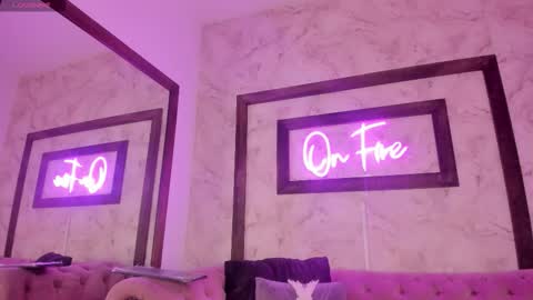 Snapshot of ambaar_moon_ chatting on 11-09-25, 12:03 Ambar online show from 11-09-25, 12:03