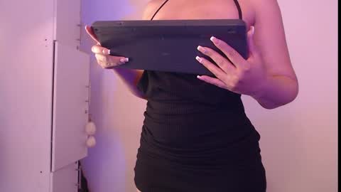 Ambar Jones online show from 01-24-25, 07:41