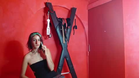 ambar_roux1 online show from 03-01-25, 05:16