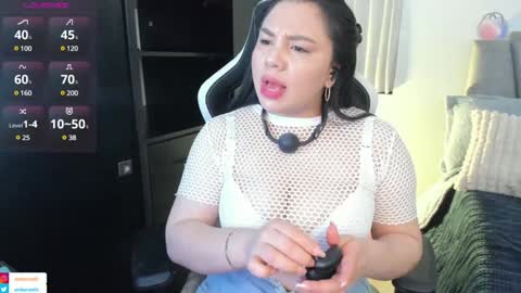 Snapshot of ambar_wells chatting on 12-13-24, 06:49 ana online show from 12-13-24, 06:49