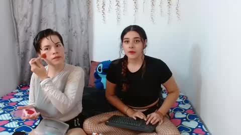 Snapshot of ambarandvalery chatting on 11-23-25, 02:33 AmbarAndValery online show from 11-23-25, 02:33