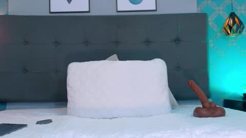 Ambar  online show from 05-15-26, 12:45