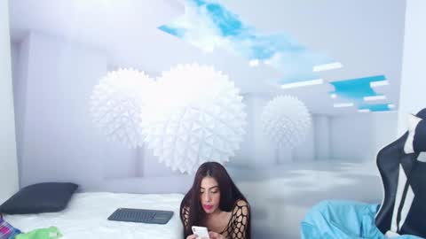 Snapshot of ambel_rose chatting on 03-08-25, 08:33 ambel_rose online show from 03-08-25, 08:33