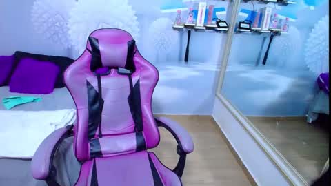Snapshot of ambel_rose chatting on 05-23-26, 07:18 ambel_rose online show from 05-23-26, 07:18